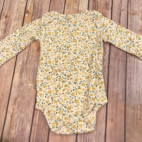 6 Month Girls Carters Onesies Bundle - Picture 9 of 11